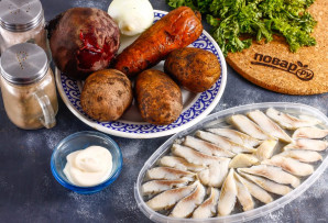 "Селедка под шубой" в картофельных лодочках