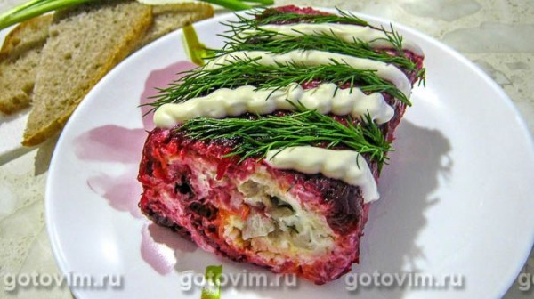 «Селёдка под шубой» рулетом (без желатина) «Селёдка под шубой» рулетом (без желатина)