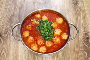 Сибирский борщ с фрикадельками и фасолью