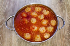 Сибирский борщ с фрикадельками и фасолью