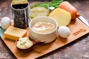 Слоеный салат с курицей "Бычок" Слоеный салат с курицей "Бычок"