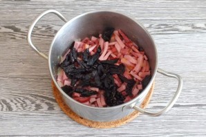 Солянка с черносливом