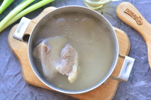 Суп с рисовой лапшой и говядиной