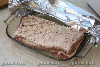 Свиная грудинка под соусом барбекю в духовке Свиная грудинка под соусом барбекю в духовке