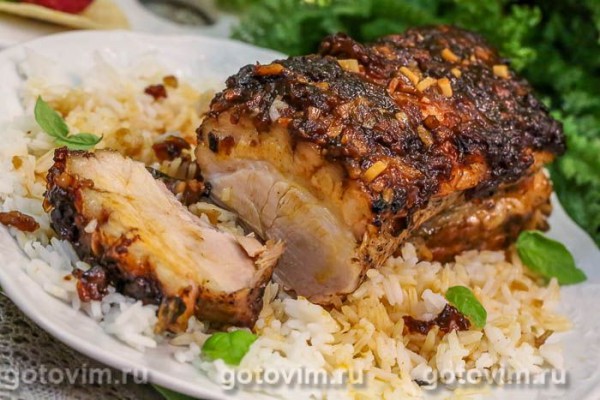 Свиная грудинка под соусом барбекю в духовке Свиная грудинка под соусом барбекю в духовке