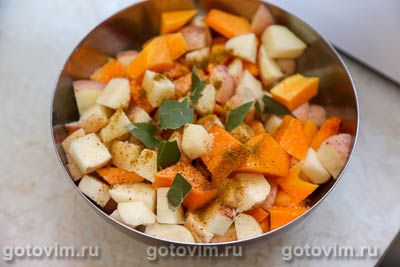 Свинина с черносливом, тыквой и картошкой, запеченная в рукаве в рукаве Свинина с черносливом, тыквой и картошкой, запеченная в рукаве в рукаве