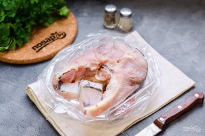 Толстолобик запеченный в рукаве