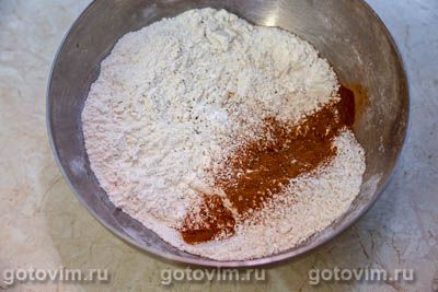 Тыквенный кекс с корицей, вяленой клюквой и орехами