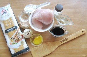 Удон с курицей терияки