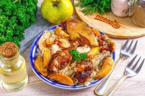 Утка с айвой и квашеной капустой