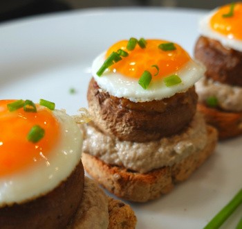 Закуска покоряющая всех! // Фаршированные шампиньоны в духовке Закуска покоряющая всех! // Фаршированные шампиньоны в духовке