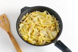 Заливной пирог с картошкой в мультиварке