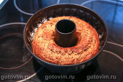 Бананово-морковный кекс с вяленой клюквой и орехами