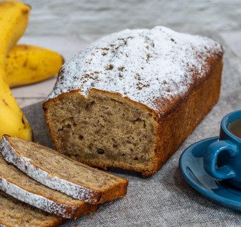 Бисквитный кекс с бананами