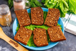 Бутерброды с красной рыбой и киви