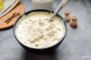 Быстрый пирог с колбасой