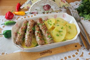 Чевапчичи с картошкой в духовке