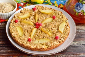 Диетическая шарлотка с яблоками в мультиварке