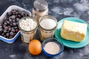 Галета с черной смородиной