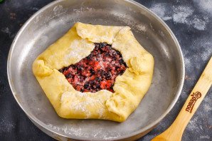 Галета с черной смородиной