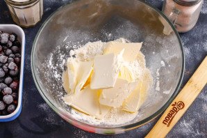 Галета с черной смородиной