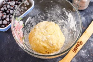 Галета с черной смородиной