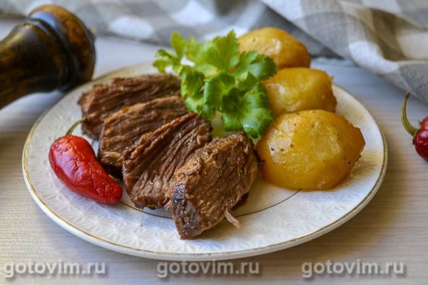 Говядина в соевом соусе, запеченная в рукаве с картофелем Говядина в соевом соусе, запеченная в рукаве с картофелем