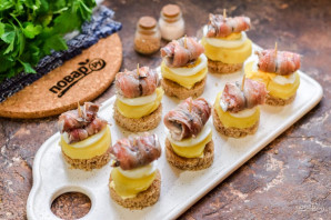 Канапе с килькой и яйцом Канапе с килькой и яйцом