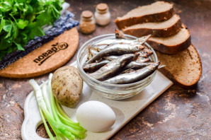 Канапе с килькой и яйцом Канапе с килькой и яйцом