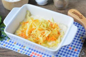 Капустный заливной пирог на майонезе и сметане