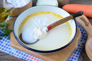 Капустный заливной пирог на майонезе и сметане