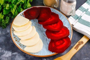 Карпаччо из свеклы с сыром