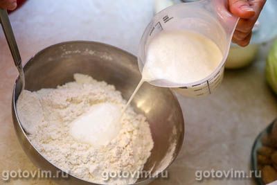 Казахские жареные лепешки на кефире и сметане (Шелпек) Казахские жареные лепешки на кефире и сметане (Шелпек)