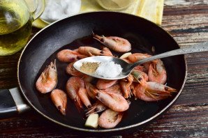 Креветки в винном соусе