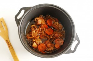 Кролик в грибном соусе