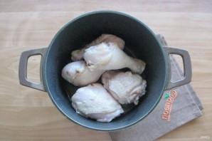 Курица в вине по-французски