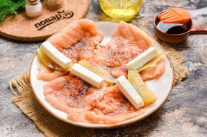 Куриные рулетики с брынзой