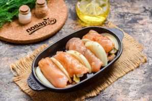 Куриные рулетики с брынзой