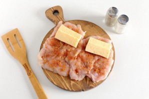 Куриные рулетики с сыром в мультиварке