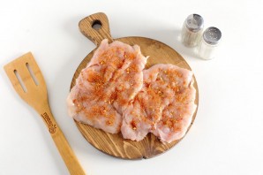 Куриные рулетики с сыром в мультиварке