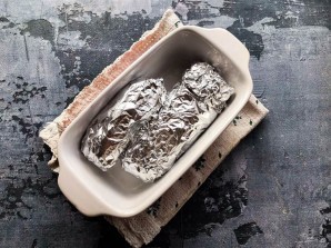 Куриные рулетики с творогом и зеленью в духовке Куриные рулетики с творогом и зеленью в духовке