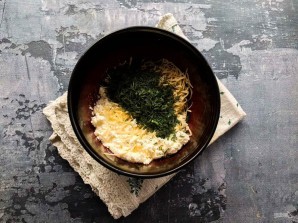 Куриные рулетики с творогом и зеленью в духовке Куриные рулетики с творогом и зеленью в духовке