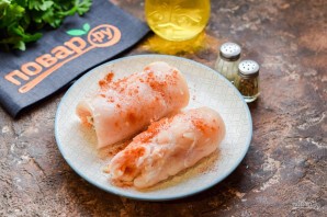 Куриные рулетики в беконе с черносливом Куриные рулетики в беконе с черносливом