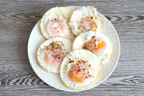 Макмаффин с яйцом и свиной котлетой