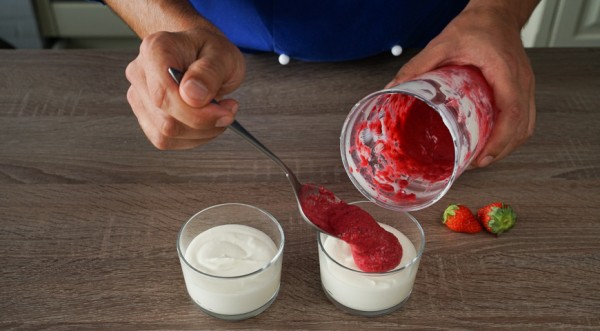 Мгновенный творожный крем с ягодами, пошаговый рецепт с фото