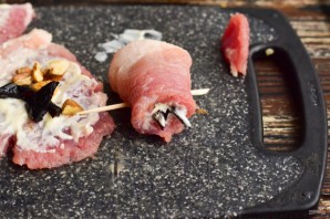 Мясные рулетики по-французски