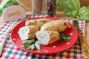 Мясные рулетики в сметанном соусе