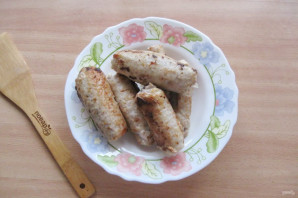 Мясные рулетики в сметанном соусе