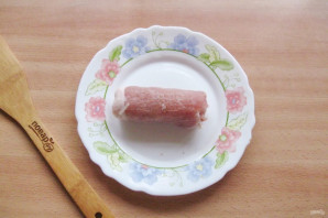 Мясные рулетики в сметанном соусе