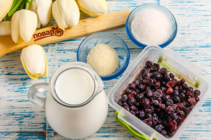 Панна-котта с черникой